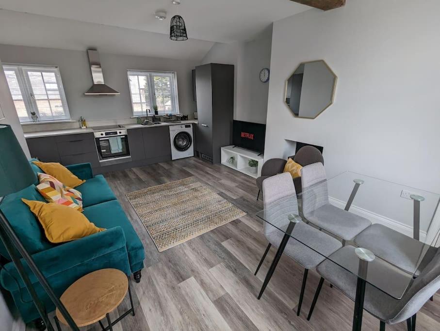 31 High Street - Modern & Stylish 2-Bed Apartment - Inc Parking Husbands Bosworth Exteriör bild