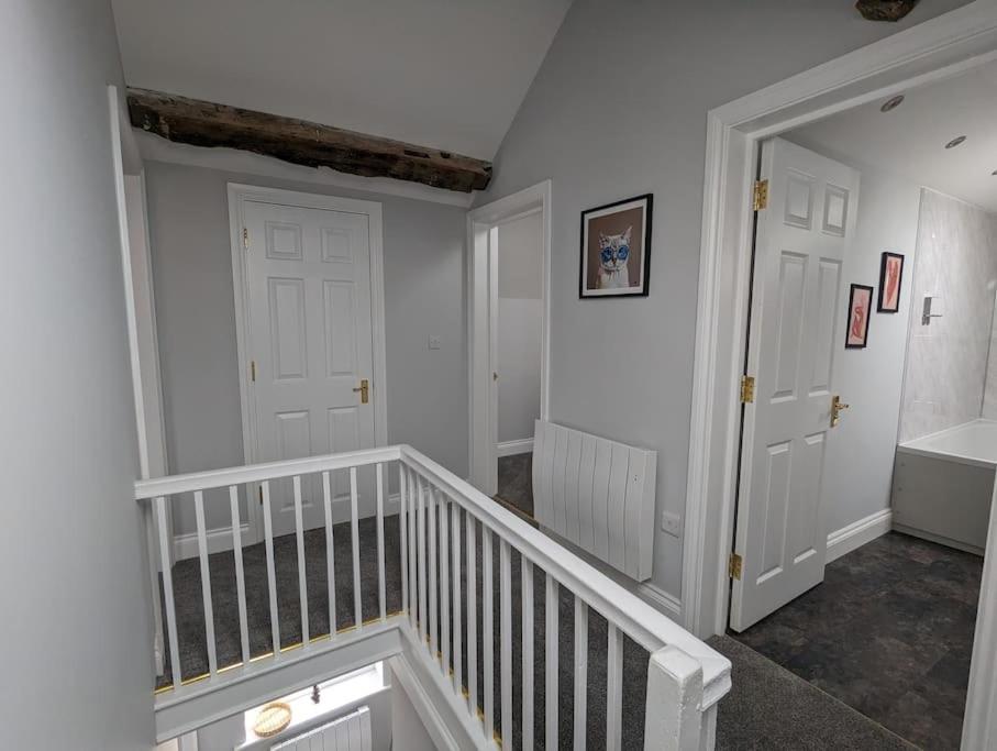 31 High Street - Modern & Stylish 2-Bed Apartment - Inc Parking Husbands Bosworth Exteriör bild